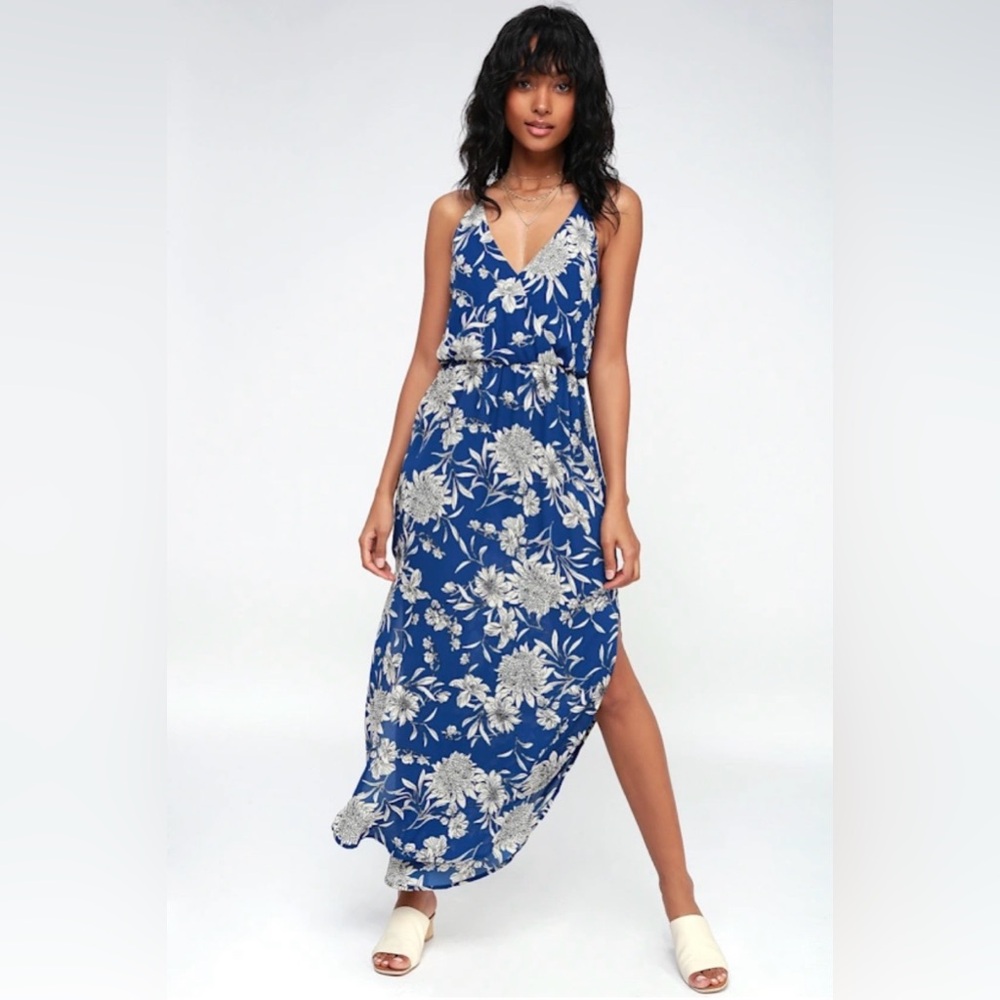 Lulu’s LUSH Floral Blue and White surplus waist midi Dress size Medium